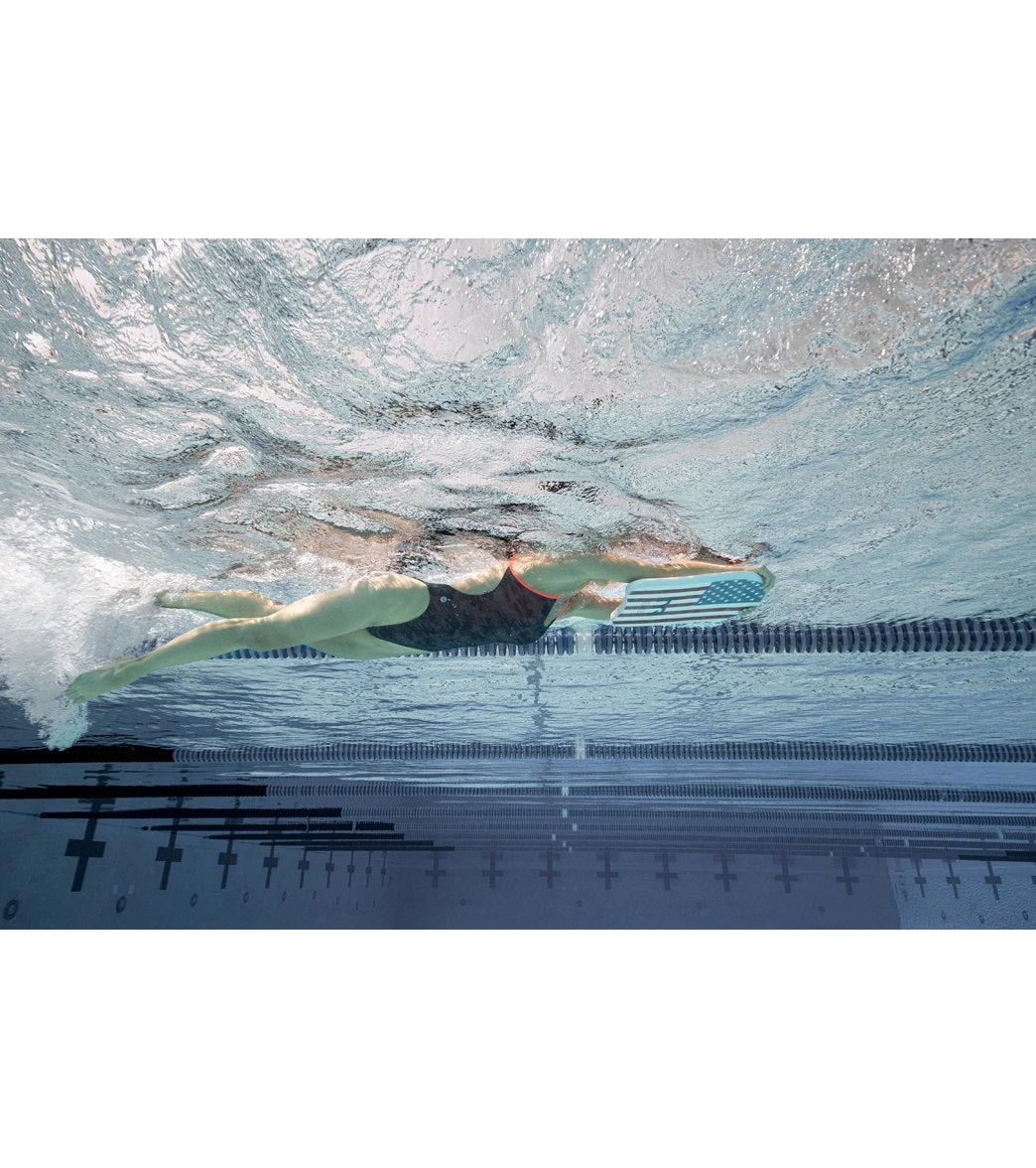 TYR Classic USA Kickboard 6 TYR Classic USA Kickboard - Image 4