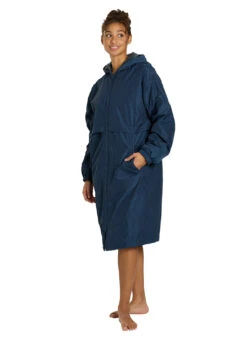 USMS Comfort Fleece-Lined Swim Parka 27 USMS Comfort Fleece-Lined Swim Parka -Swimwear Outlet 8639081808040 navyshellwhitelogo 4a