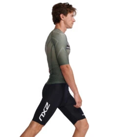 2XU Men's Aero Tri Sleeved Top -Swimwear Outlet 8642042429608 alpineperiscope 5a