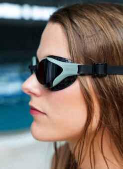 Arena Air Bold Swipe Goggle 32 Arena Air Bold Swipe Goggle -Swimwear Outlet 8650559783080 smokedarkoliveblack 9a