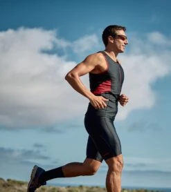 Zone3 Men's Activate Tri Shorts -Swimwear Outlet 8677842616488 blackred 5a