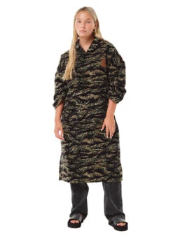 Slowtide Major Everyday Chilling Fleece Poncho 10 Slowtide Major Everyday Chilling Fleece Poncho -Swimwear Outlet 8934465142952 multi 1a